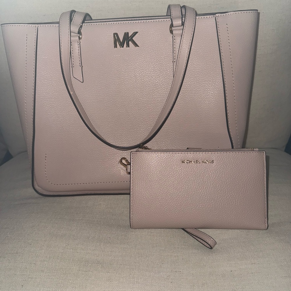 Michael Kors Blush Tote and Wallet Set